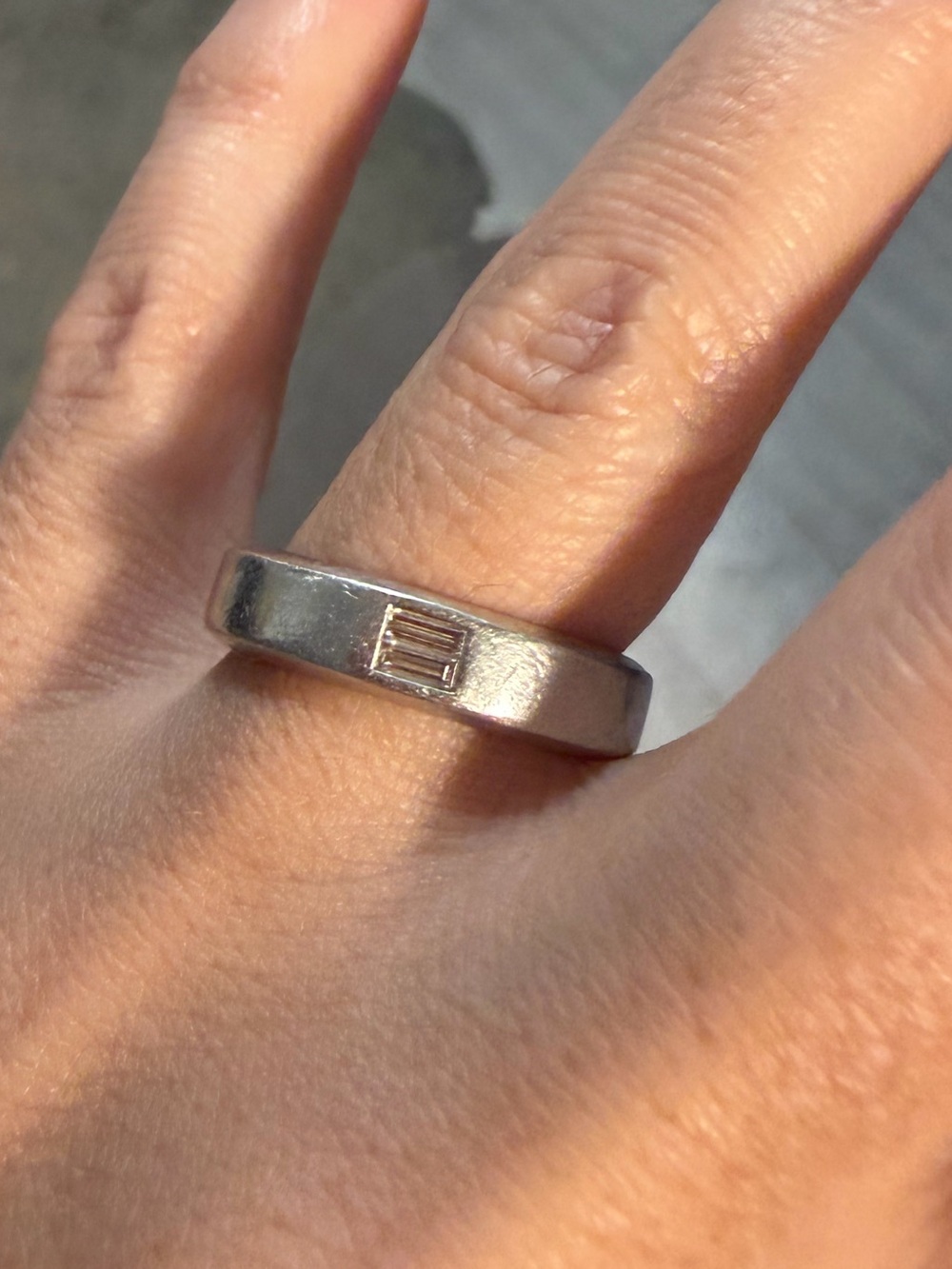 Mayors Platinum men’s wedding band Diamond